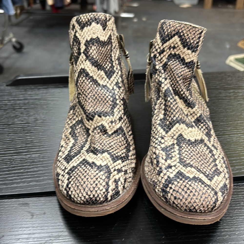 Gianni Bini Snakeskin Ankle Boots with Dual Side Zipper - Picture 3 of 8